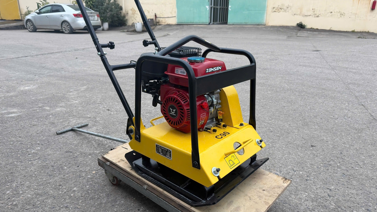 Máy đầm cóc (plate compactor)